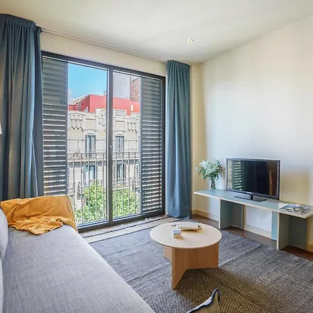 Aspasios Diagonal Art Apartment