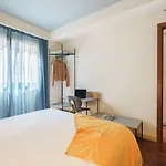 아파트 Aspasios Diagonal Art